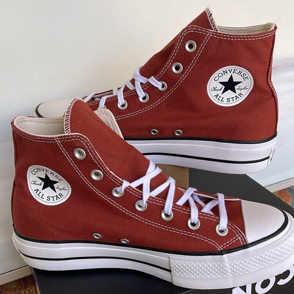 Converse WMNS CTAS A06896F
CTAS LIFT HI
RITUAL RED/WHITE/BLACK
Platforms - Picture 10 of 16